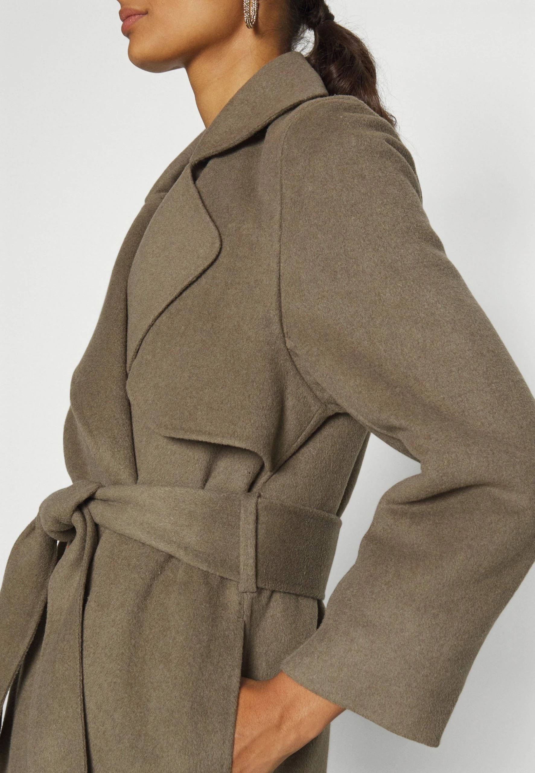 Stylein Tola Coat - Mantel - Sage 8 Stylein Tola Coat - Mantel - Sage - Afbeelding 6