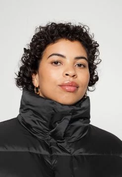 Calvin Klein Inclusive Shine Padded Coat - Mantel - Black -ONLY shop 10713042f8324fb591339b3e10b20245