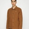 Nike Sportswear Chore Coat - Lichte Jas - Ale Brown/White 1 Nike Sportswear Chore Coat - Lichte Jas - Ale Brown/White -ONLY shop 11ca2a896b4c457aafa292fdaa75a0d0