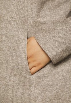 ONLY CARMAKOMA Carsedona Light Coat - Halflange Jas - Walnut Melange 15 ONLY CARMAKOMA Carsedona Light Coat - Halflange Jas - Walnut Melange -ONLY shop 248668cf84a243c9848574030f976a7e