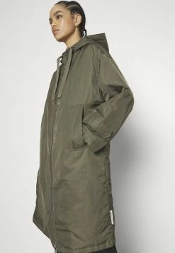 Marc O'Polo Coat Long Padded Fixed Hood Zipper Drawstring Waist - Parka - Olive Crop 15 Marc O'Polo Coat Long Padded Fixed Hood Zipper Drawstring Waist - Parka - Olive Crop -ONLY shop 25a62c9ca4b744d3829cf8aa948cc204