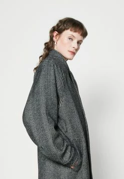 Gestuz Farren Coat - Mantel - Black/White 11 Gestuz Farren Coat - Mantel - Black/White -ONLY shop 38d1ca97c4c044d1801280b582a49b06