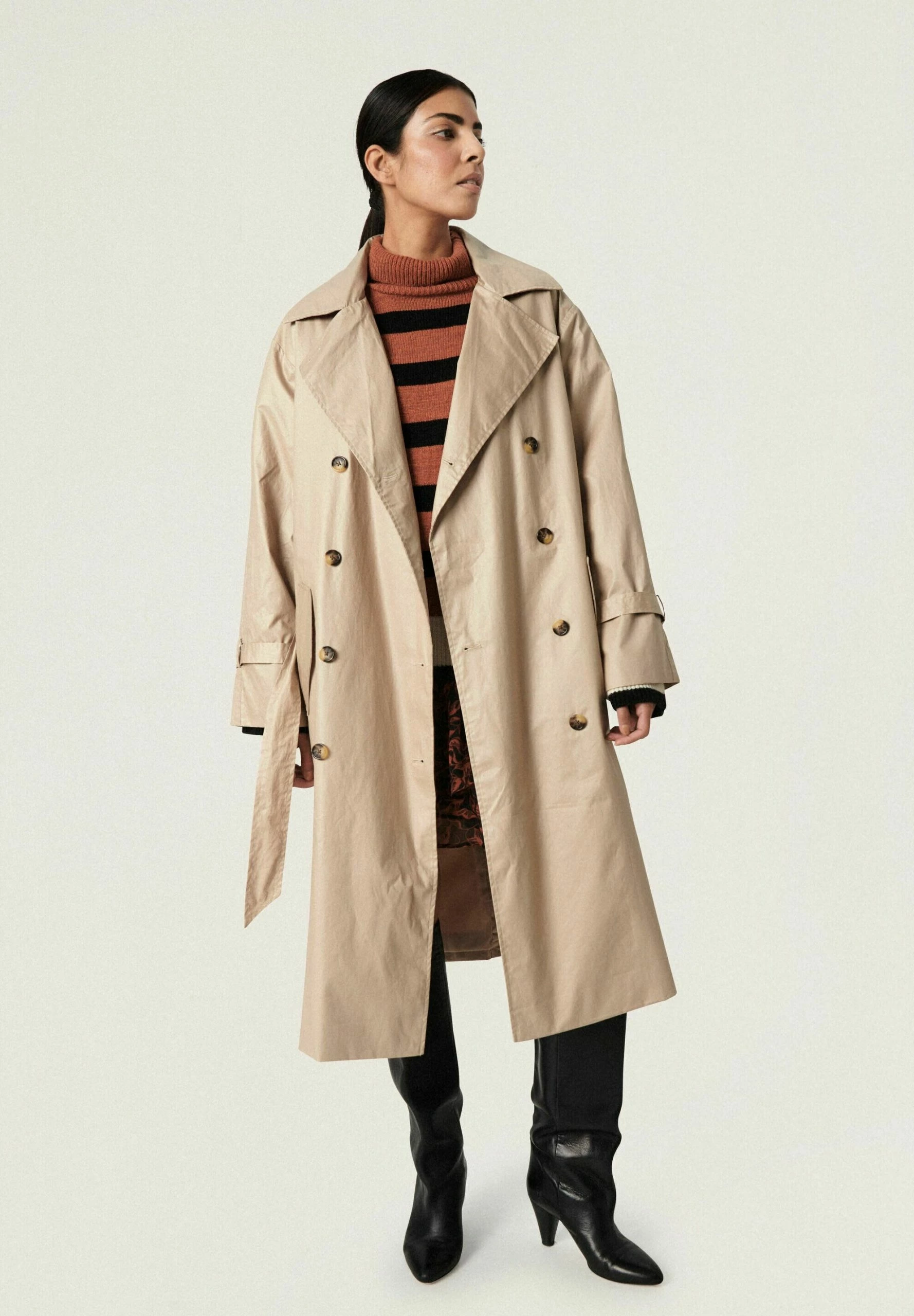 Soaked In Luxury Slohio Belt Outerwear - Trenchcoat - Trench Coat 3 Soaked In Luxury Slohio Belt Outerwear - Trenchcoat - Trench Coat