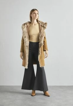 Rosemary Toscana Coat With Hood - Mantel - Honey Suede -ONLY shop 4935270b6eec4312ba3a3b7df6841045