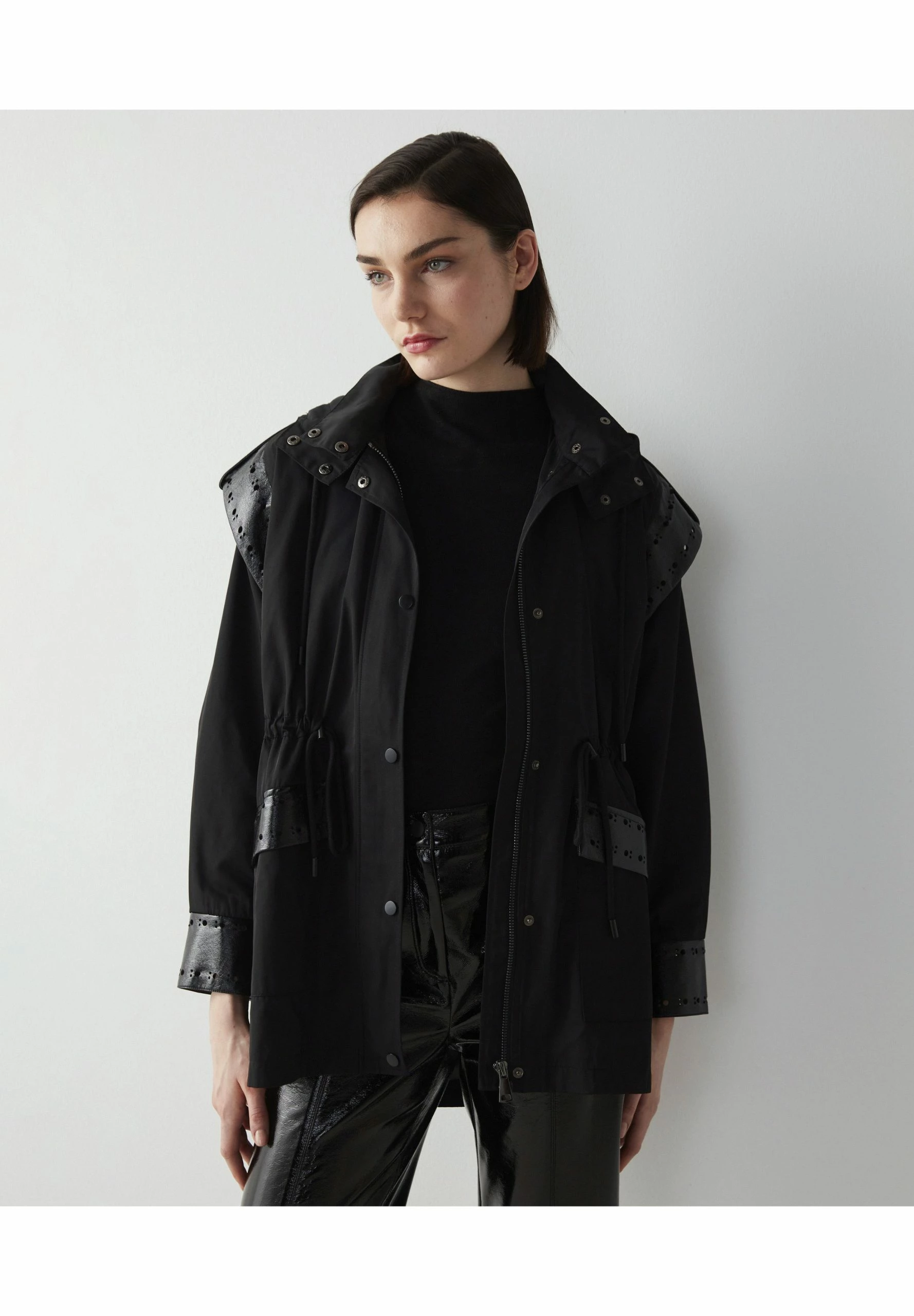 Ipekyol Regular Fit Patent Leather Mix Adjustable Waist Coat - Parka - Black 6 Ipekyol Regular Fit Patent Leather Mix Adjustable Waist Coat - Parka - Black - Afbeelding 4