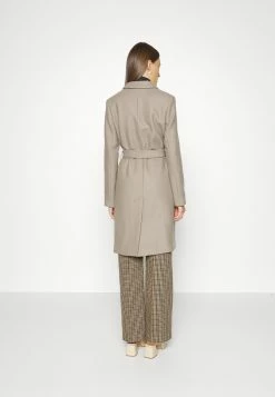 Filippa K Kaya Coat - Mantel - Taupe -ONLY shop acd02ddb7b614427b70e2e4c8e140dc0