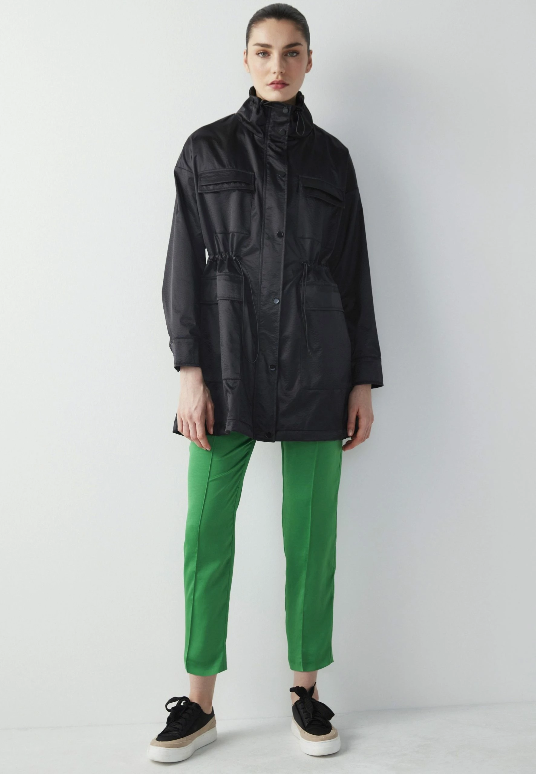 Ipekyol Relaxed Fit Shiny Textured Waist-Accentuated Coat - Parka - Black 4 Ipekyol Relaxed Fit Shiny Textured Waist-Accentuated Coat - Parka - Black - Afbeelding 2