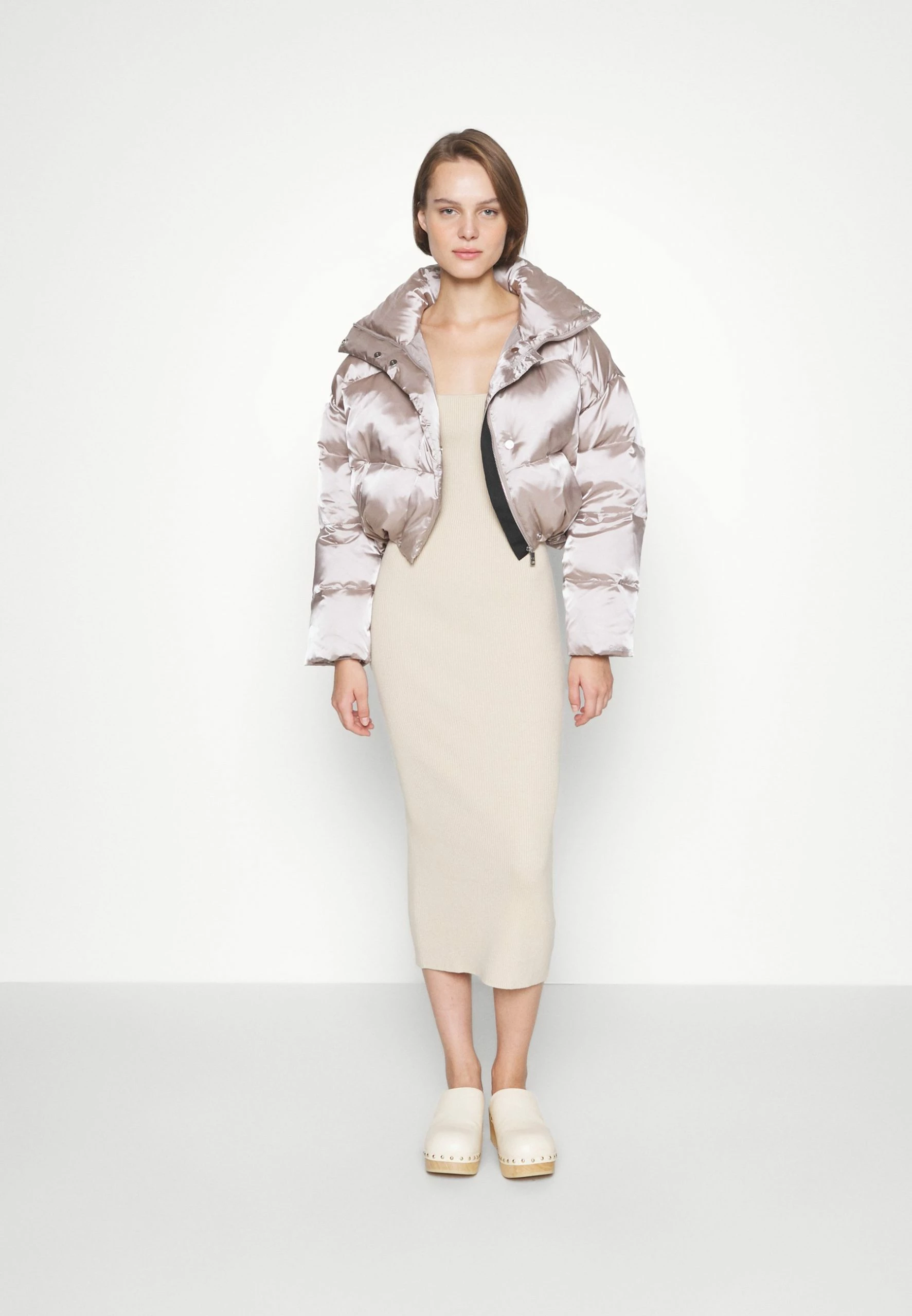 Calvin Klein Shine Puffer Down Coat - Gewatteerde Jas - City Taupe 4 Calvin Klein Shine Puffer Down Coat - Gewatteerde Jas - City Taupe - Afbeelding 2