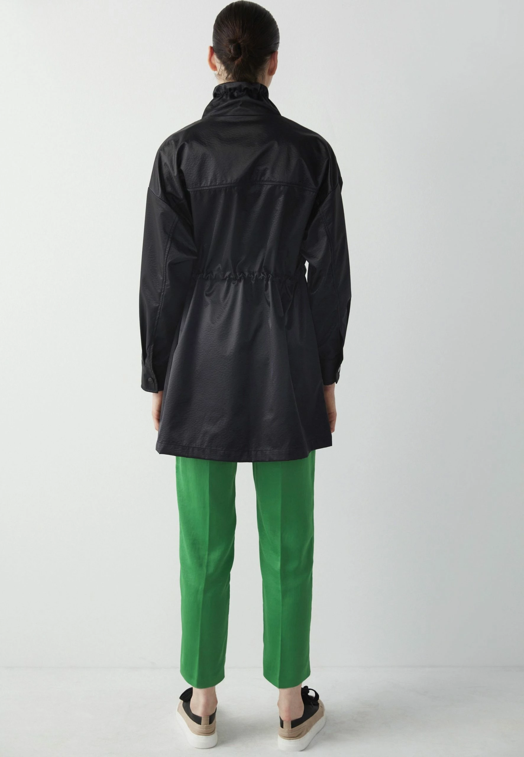 Ipekyol Relaxed Fit Shiny Textured Waist-Accentuated Coat - Parka - Black 5 Ipekyol Relaxed Fit Shiny Textured Waist-Accentuated Coat - Parka - Black - Afbeelding 3