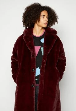 WEEKDAY Albin Coat Unisex - Winterjas - Deep Winered -ONLY shop e47bf8aa0f58438cbf7aa1c876aa57a9