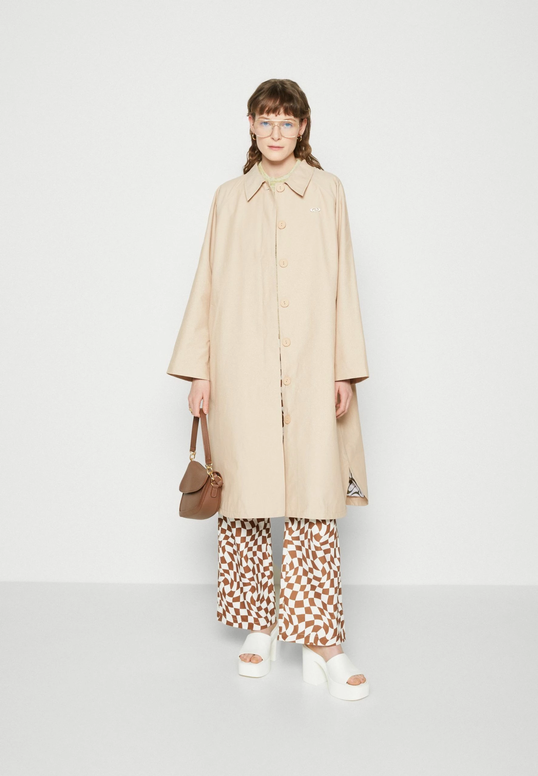 Résumé Rebec Coat - Mantel - Warm Sand 4 Résumé Rebec Coat - Mantel - Warm Sand - Afbeelding 2