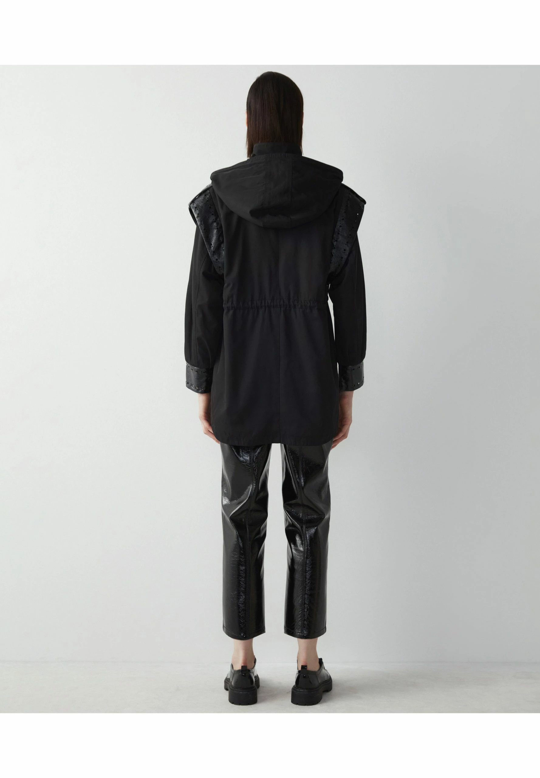 Ipekyol Regular Fit Patent Leather Mix Adjustable Waist Coat - Parka - Black 5 Ipekyol Regular Fit Patent Leather Mix Adjustable Waist Coat - Parka - Black - Afbeelding 3