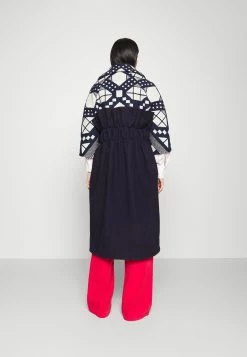 The Dudley Coat - Mantel - Navy/ White 11 The Dudley Coat - Mantel - Navy/ White -ONLY shop fd5467f3332644e3be4b96b64eb50ac7